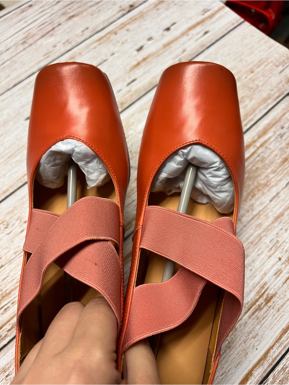 Women's Elastic Strap Leather Shoes - Picture 2 of 5